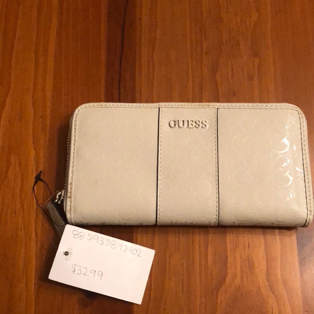 GUESS WALLET . - Picture 2 of 3